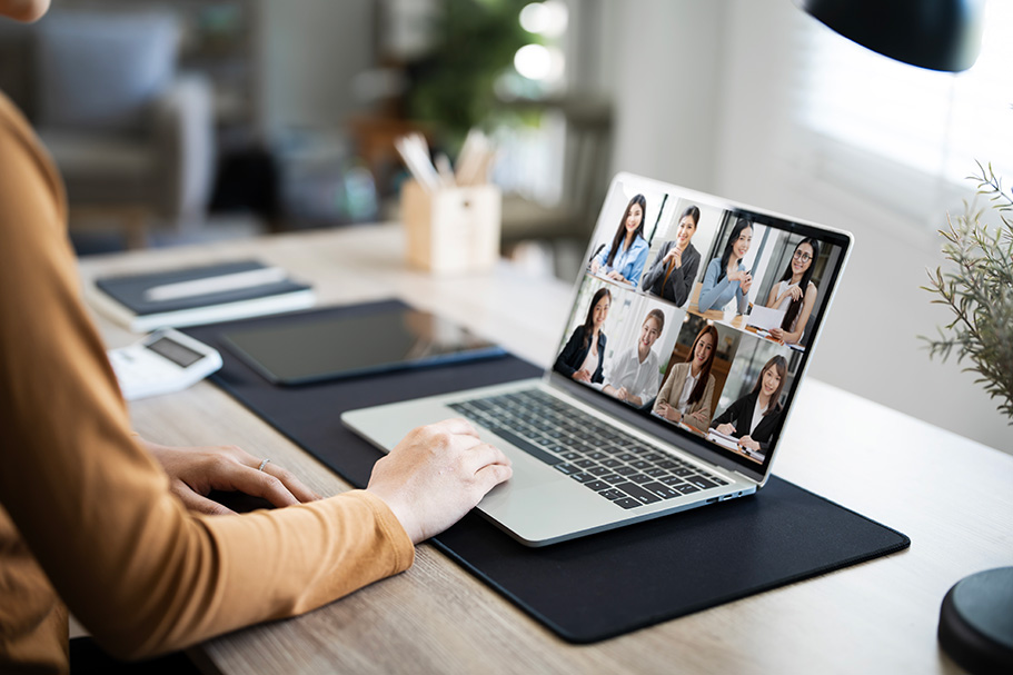 Riunione in videoconferenza per l'organizzazione di un evento digitale
